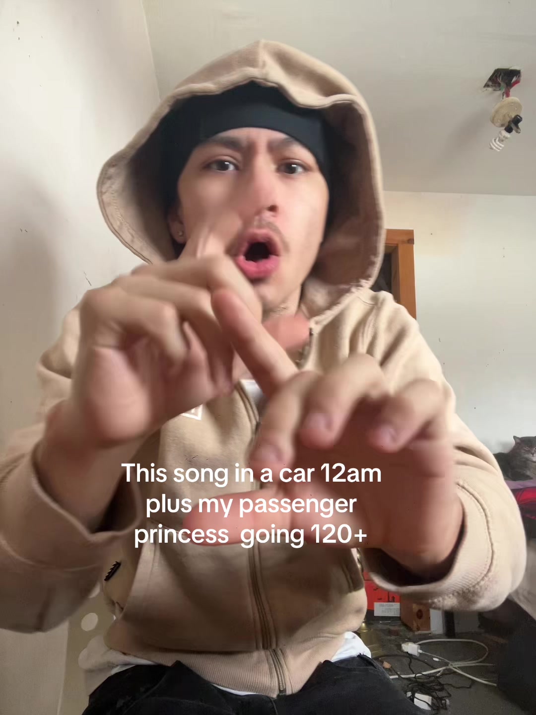 @&Aacute;J