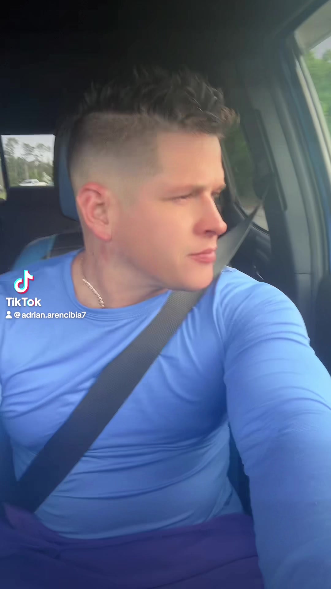 @Adrián