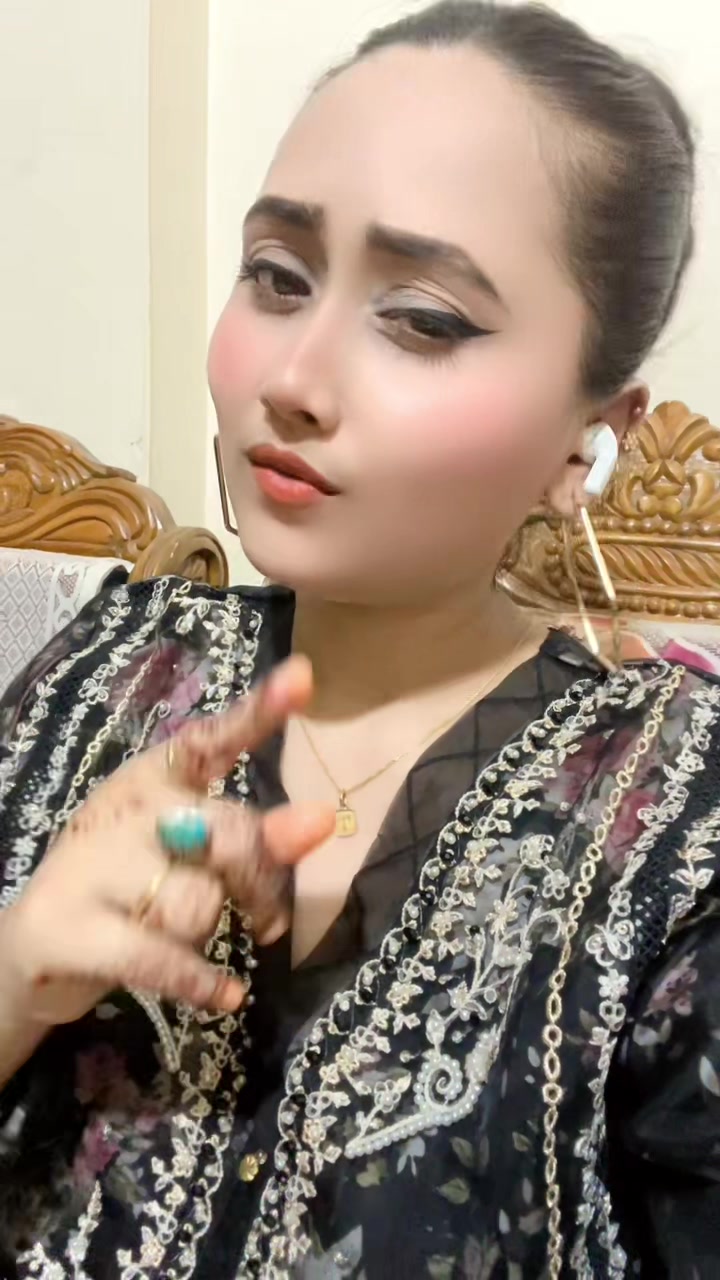@T S Esha