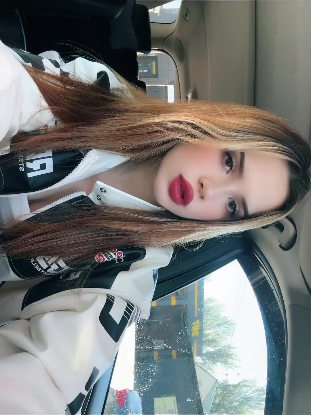 @Викуся💗
