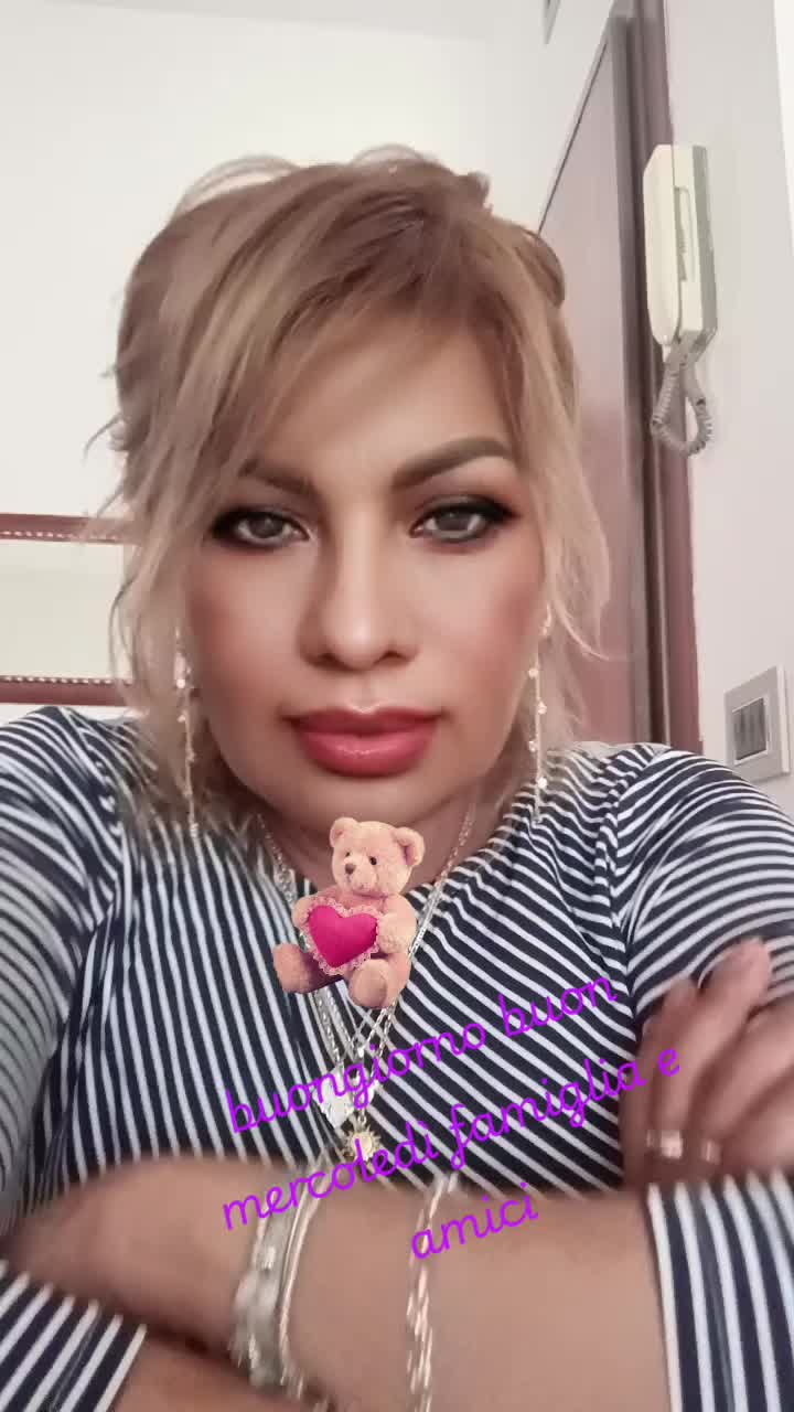 @Dora C