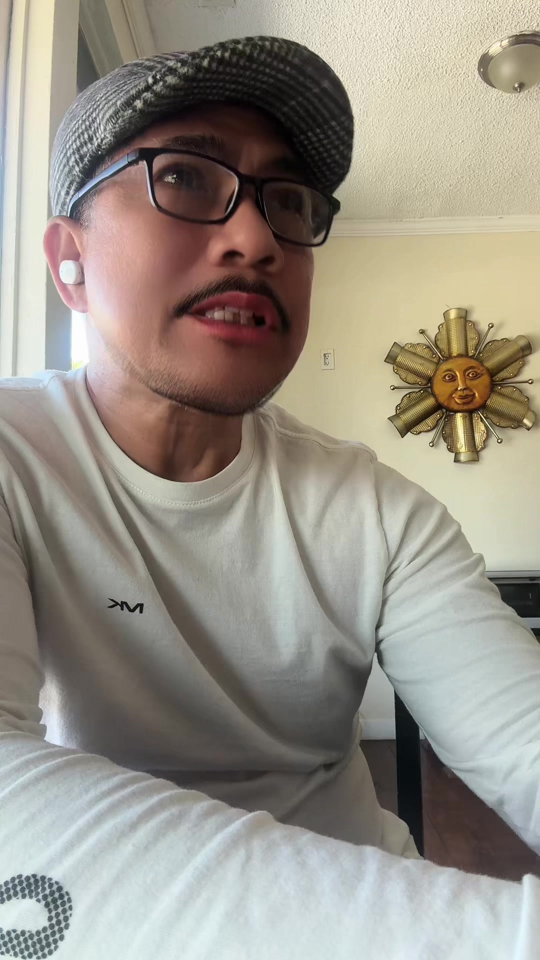 @Kneeroh