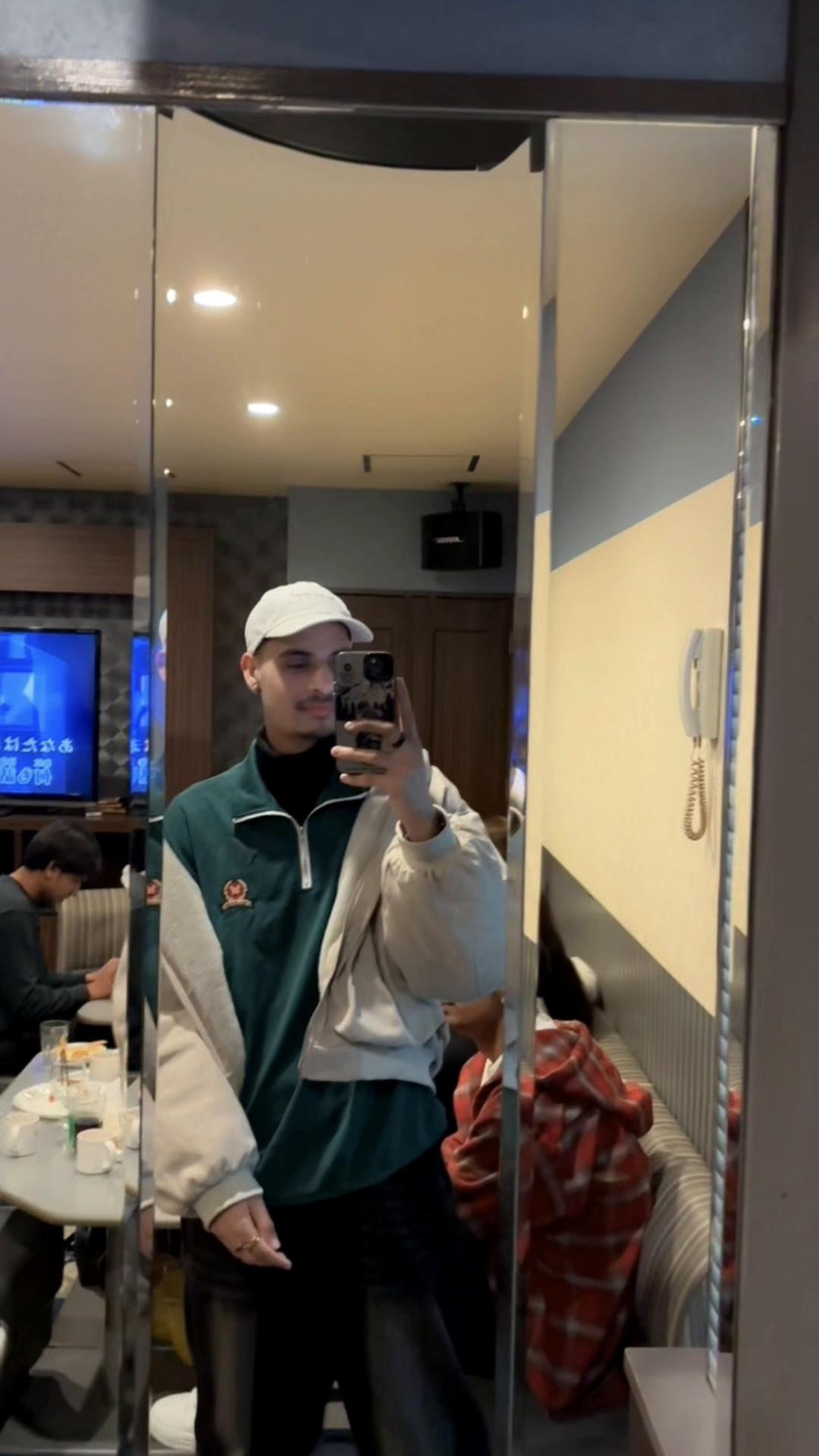 @Its_snkr_rana