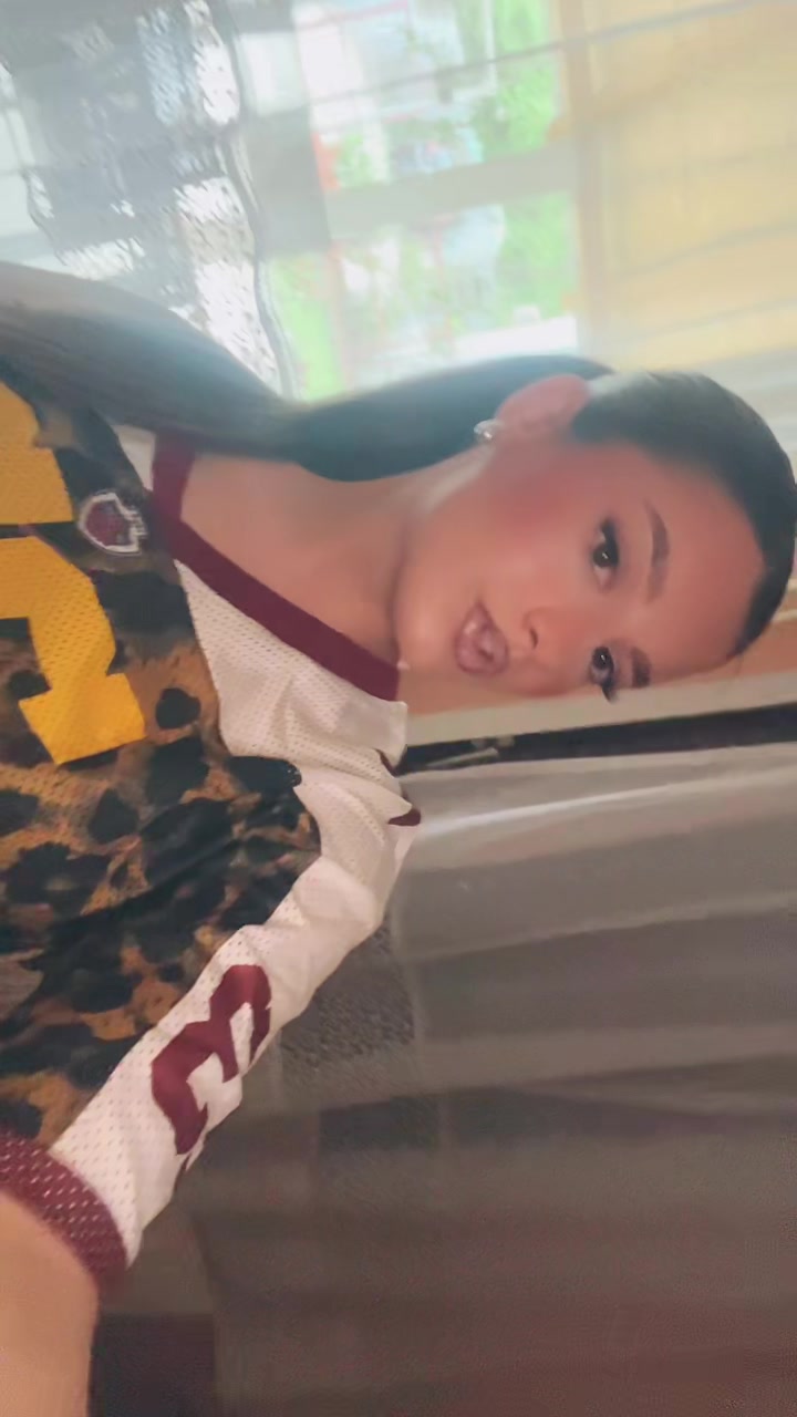 @аня