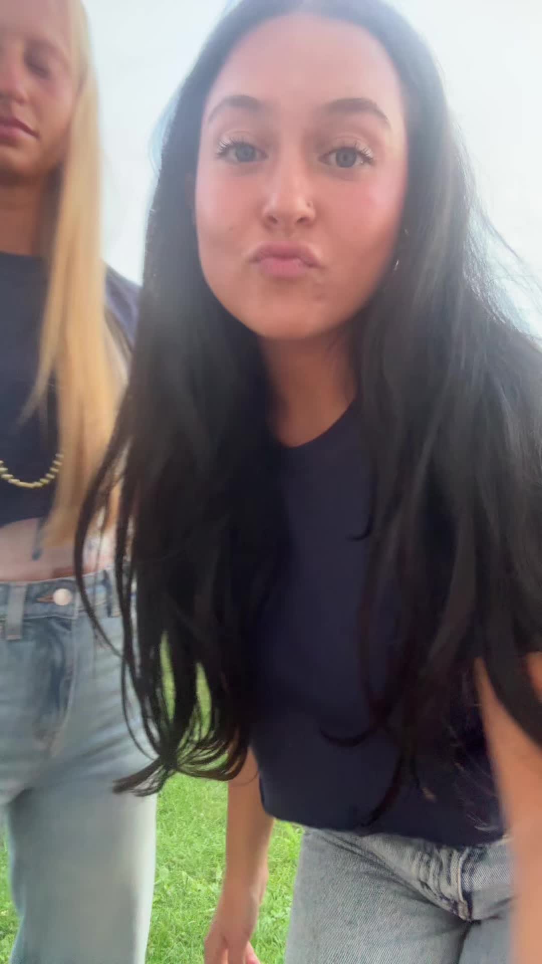 @ellahoppin