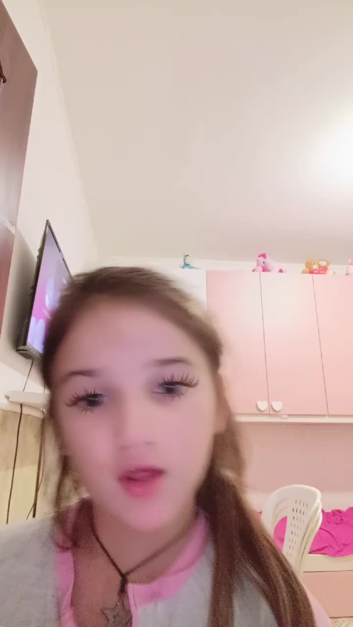 @gennyanna