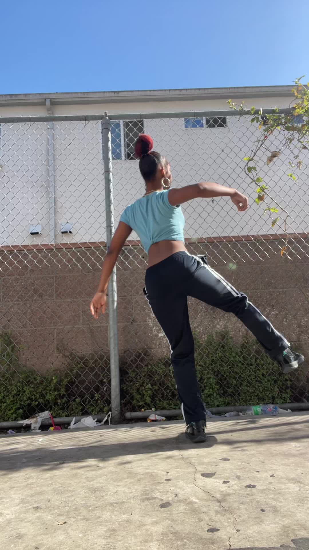@Ladybhangk