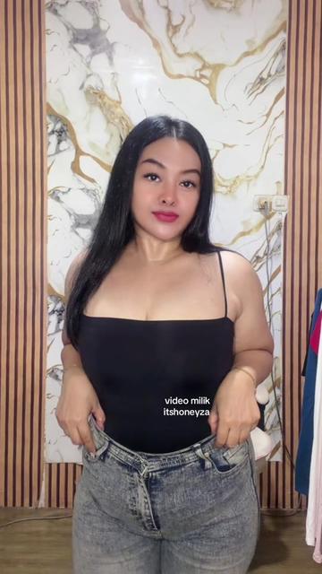 @itshoneyza