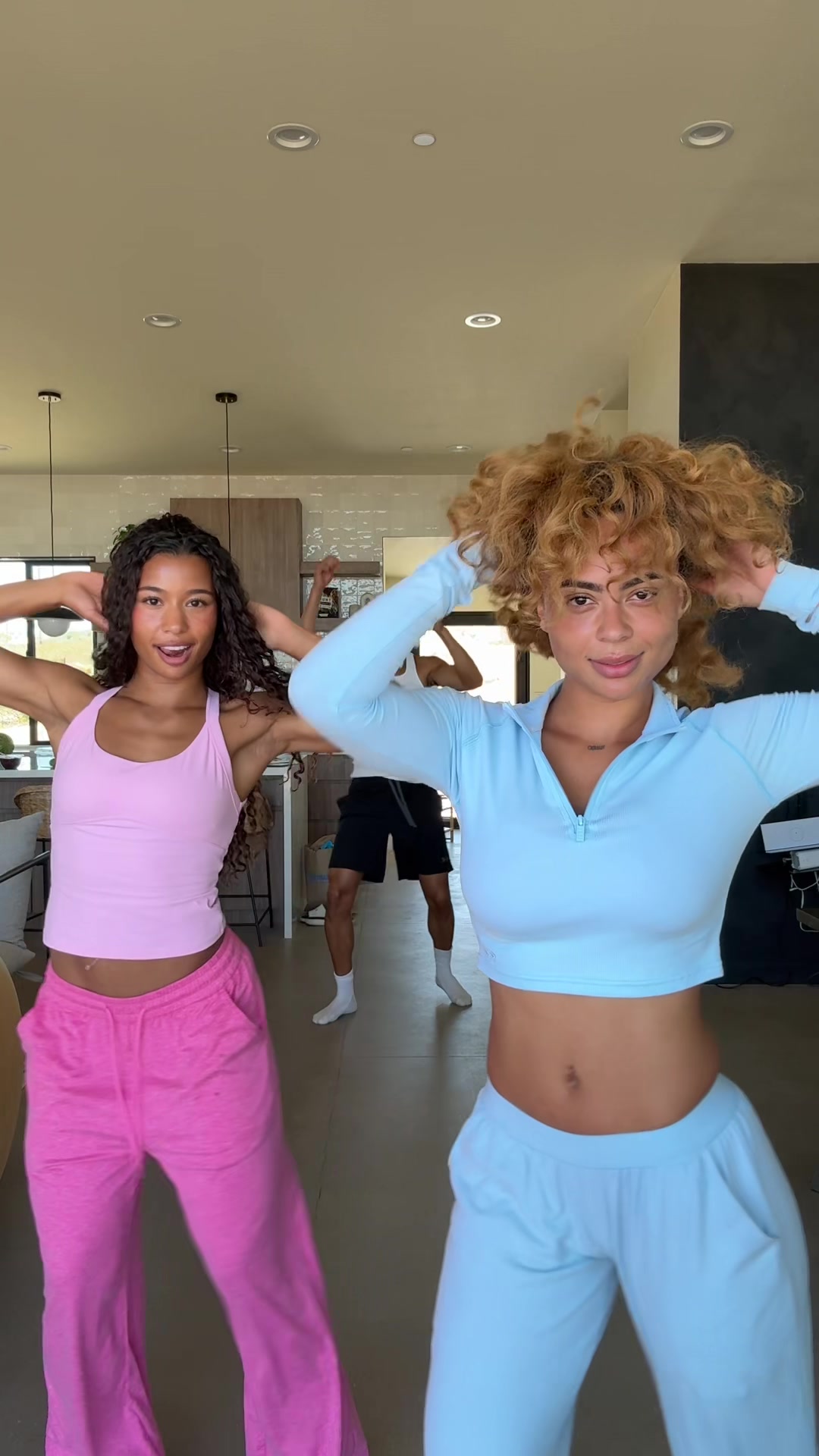 @Honeyb