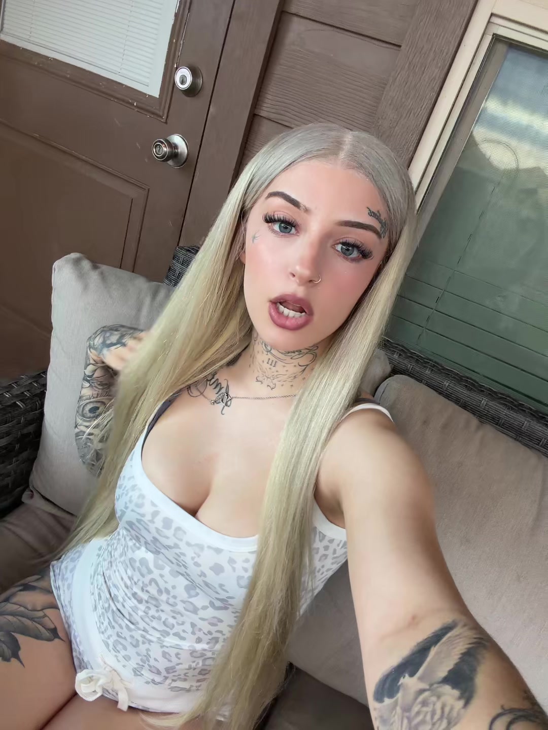 @Lilyrrrose