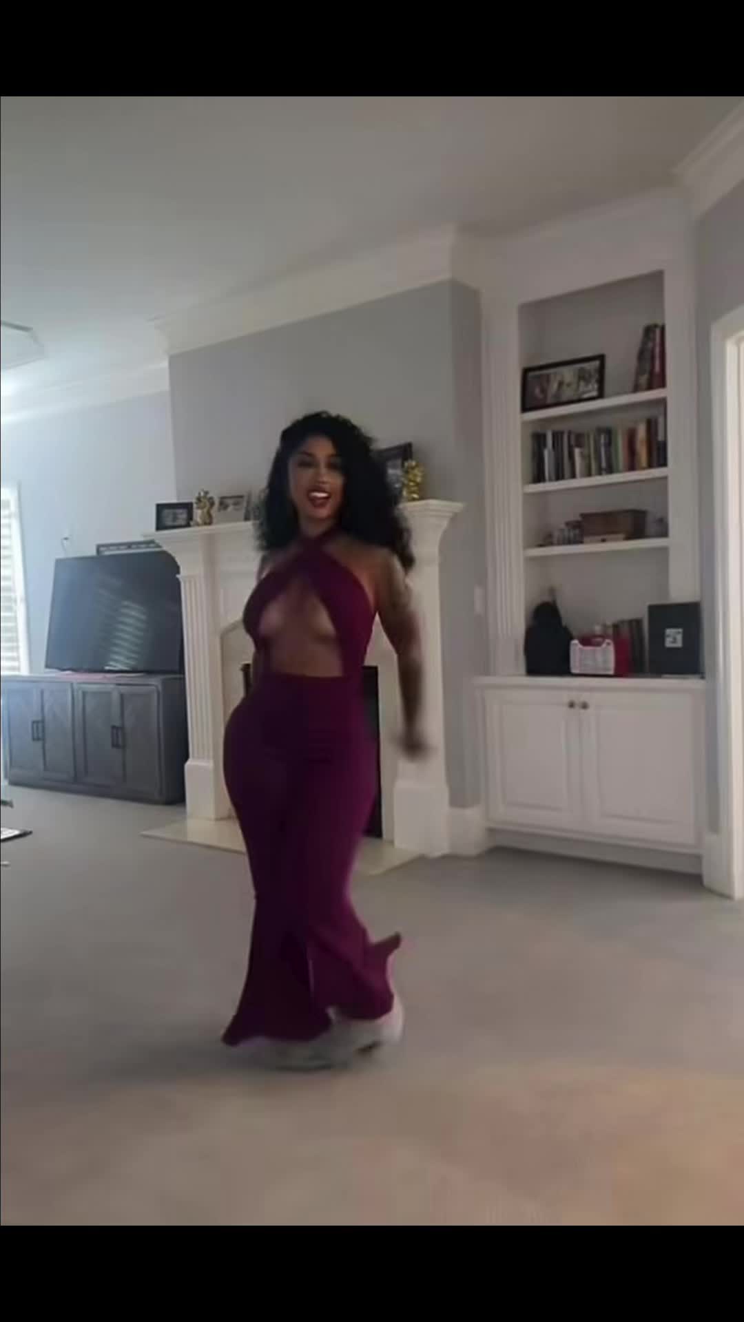 @lifeofari | fan page