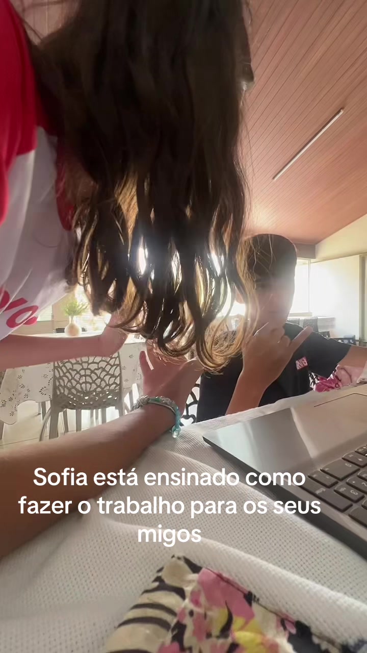 @oq a sofia esta fazendo