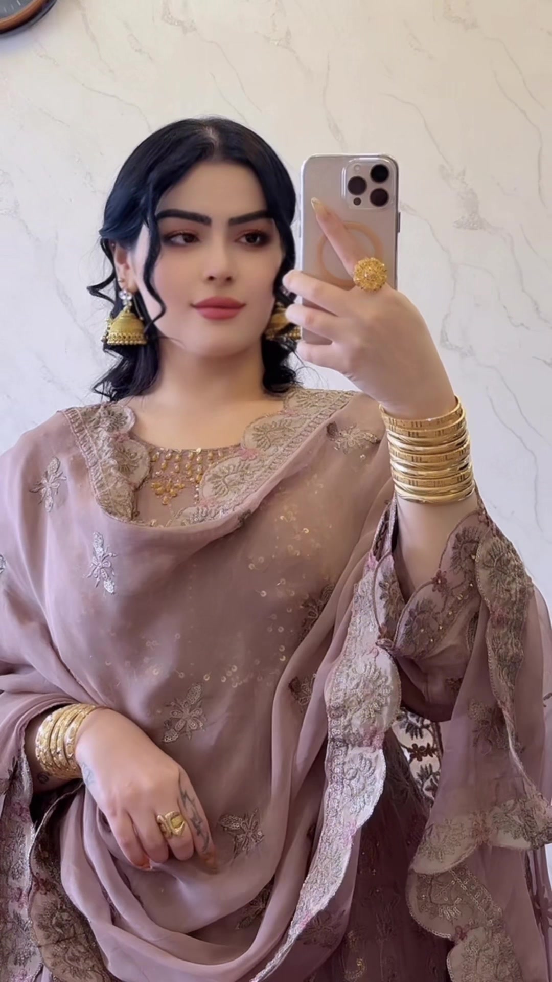 @Sara Khan