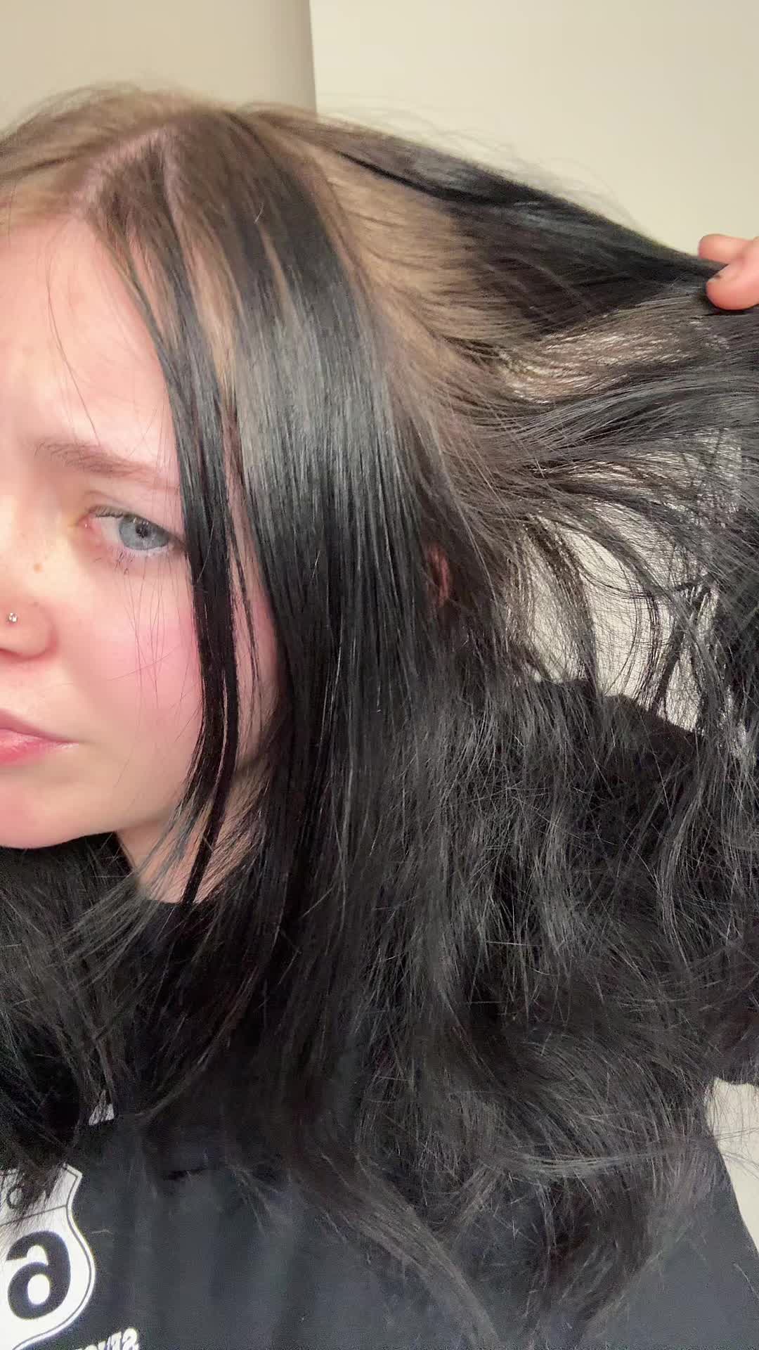@<3