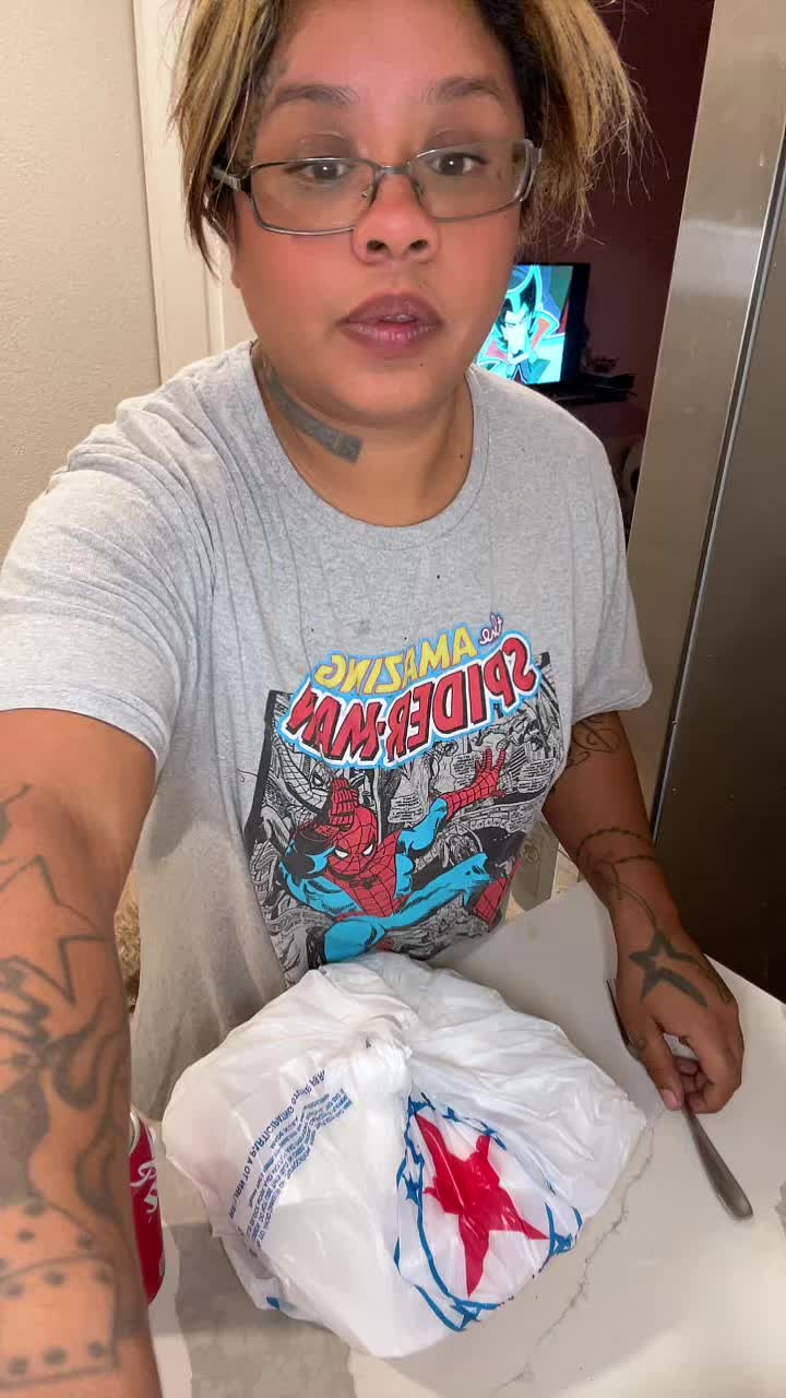 @lalalopez