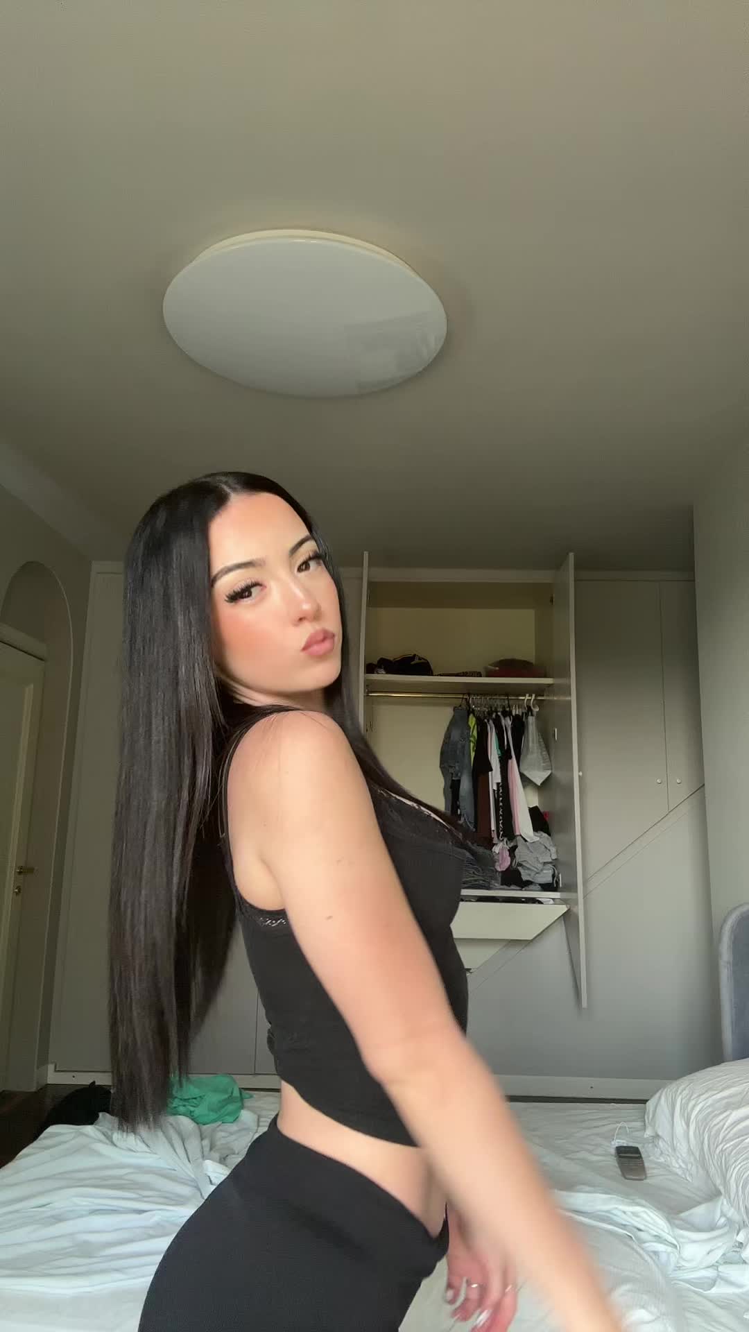 @lari📲