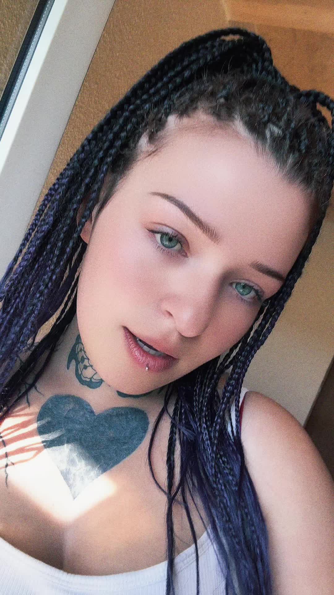 @𝒱𝒾𝓋𝒾69🖤