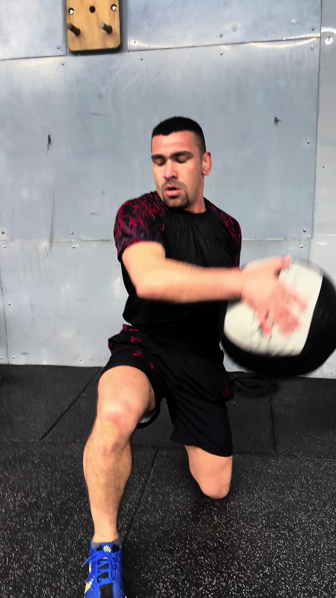 @mubarez_mma