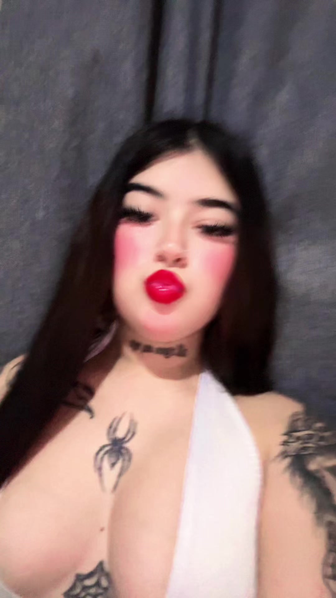 @Brii🍒🕸️