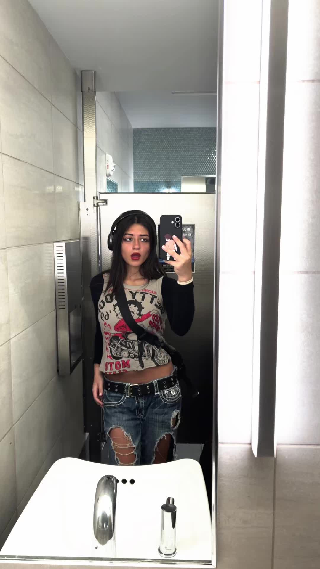@🤷&zwj;♀️WUT🤷&zwj;♀️