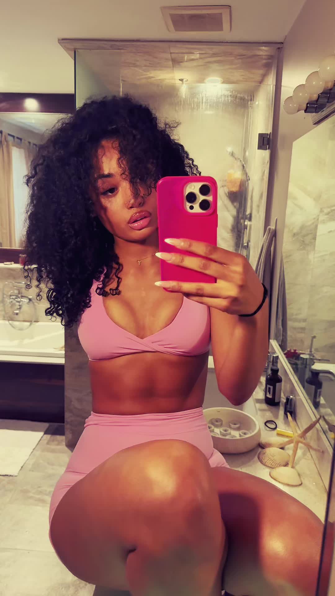 @naomsab
