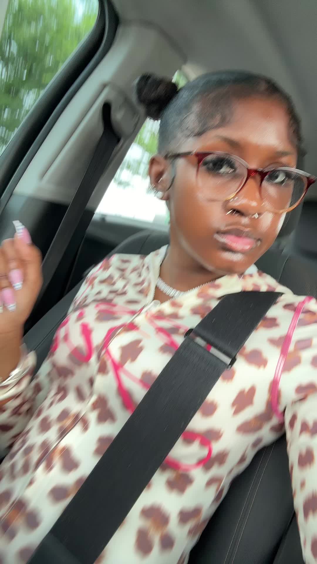@⃟