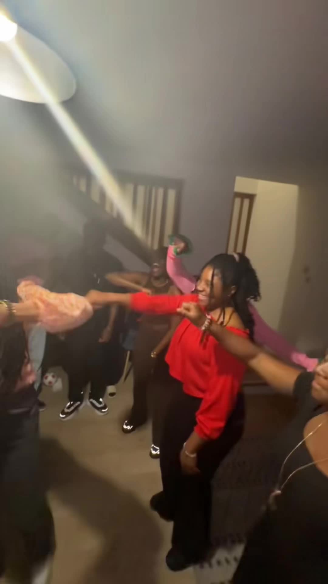 @C Sarah🇨🇲⟭⟬