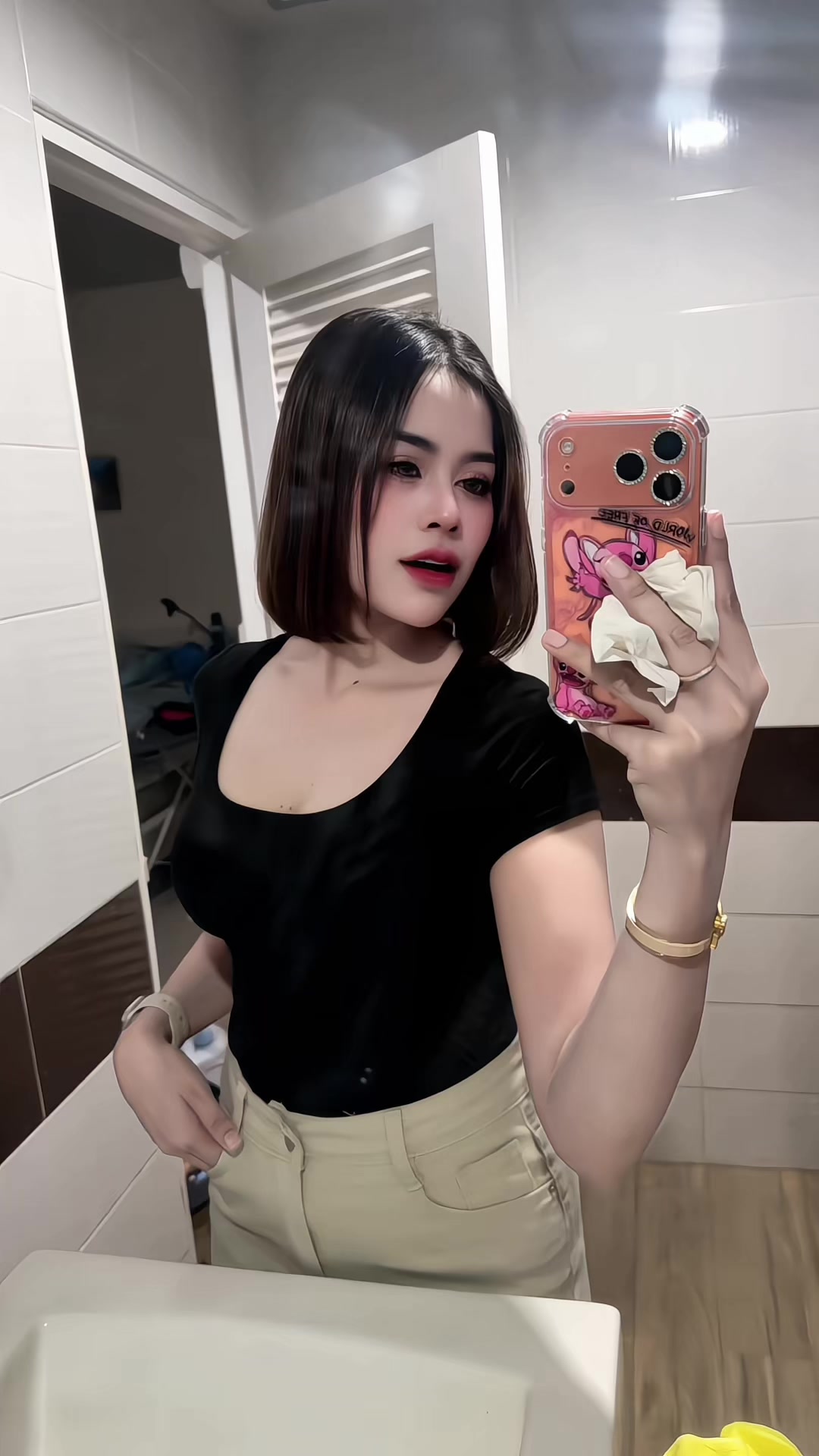 @ปัดที่ผมสั้นๆอ่ะ