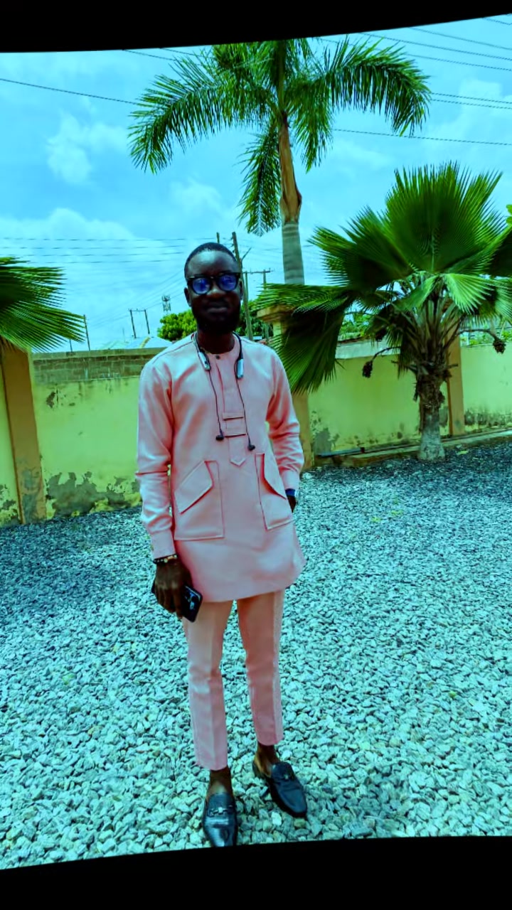 @Daakyehene4u👑