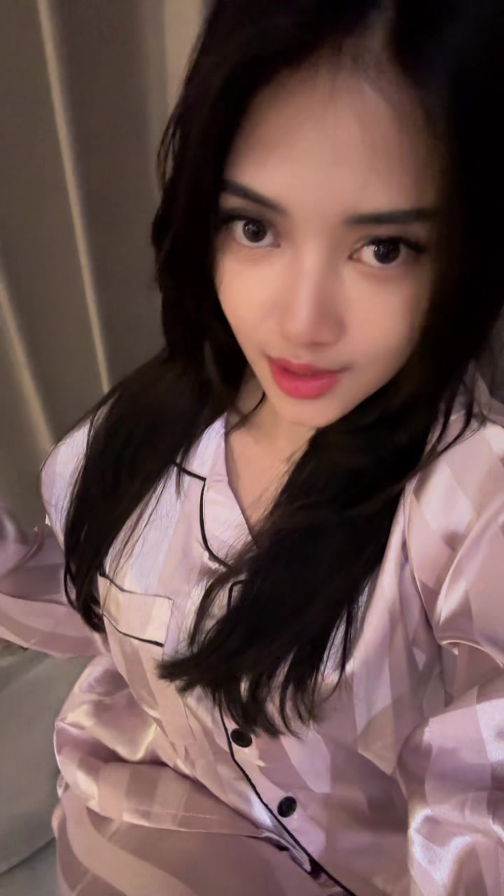 @Selfiee