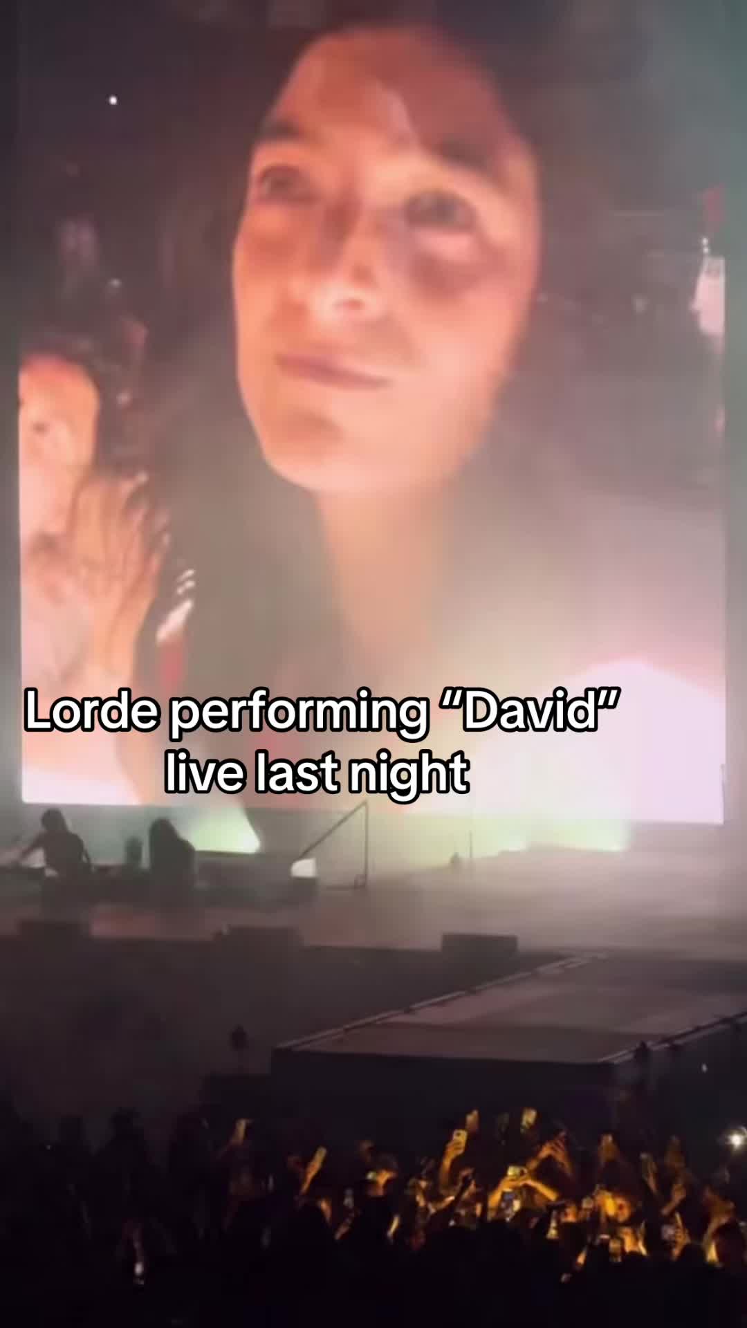 @Lorde Fanpage