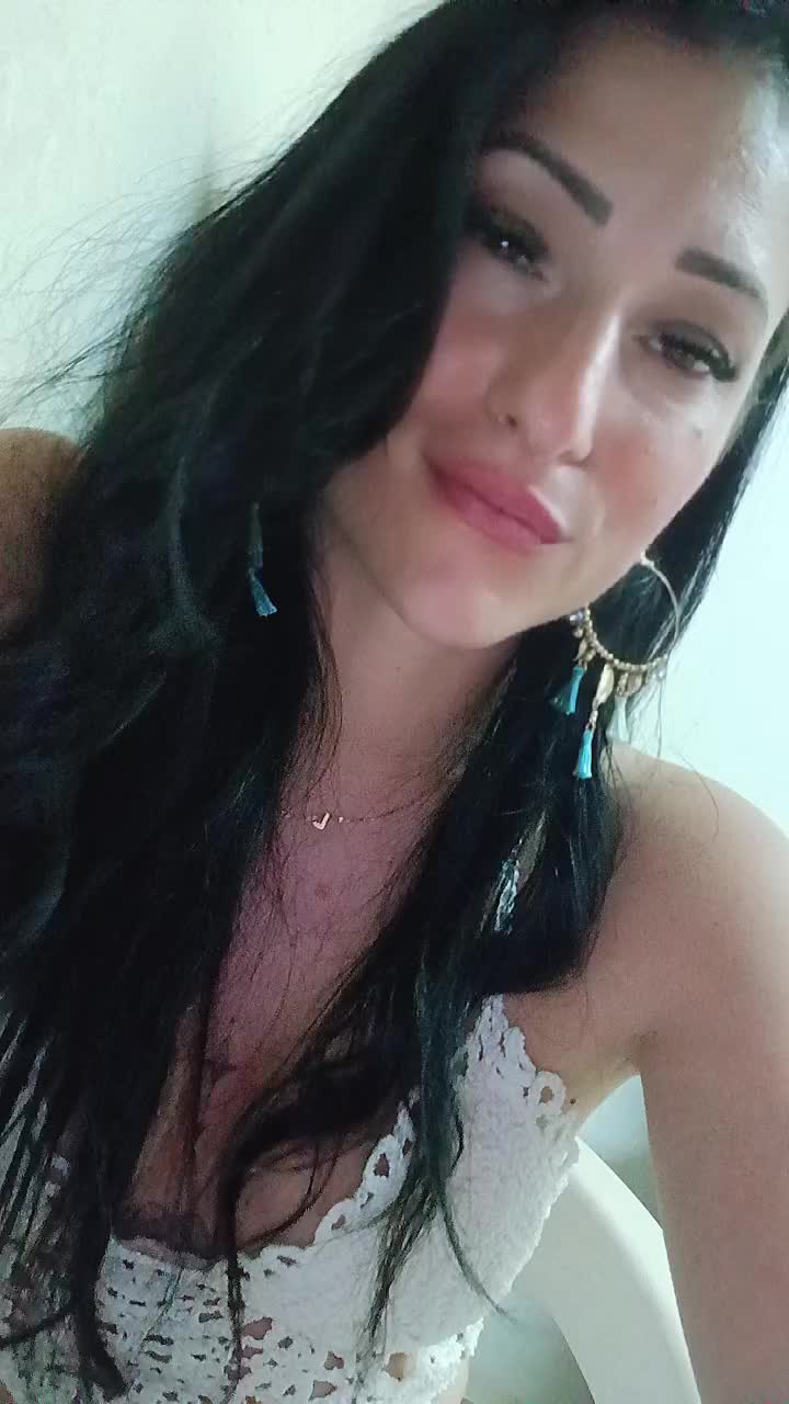 @Lucia Fontana
