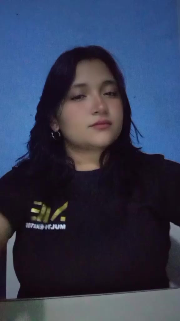 @Daniela🕷