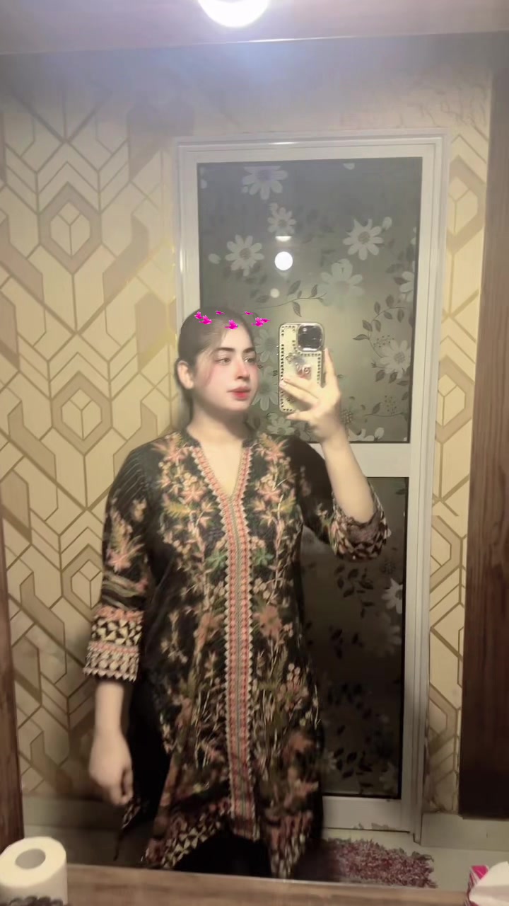 @ملکہ 😍❤️