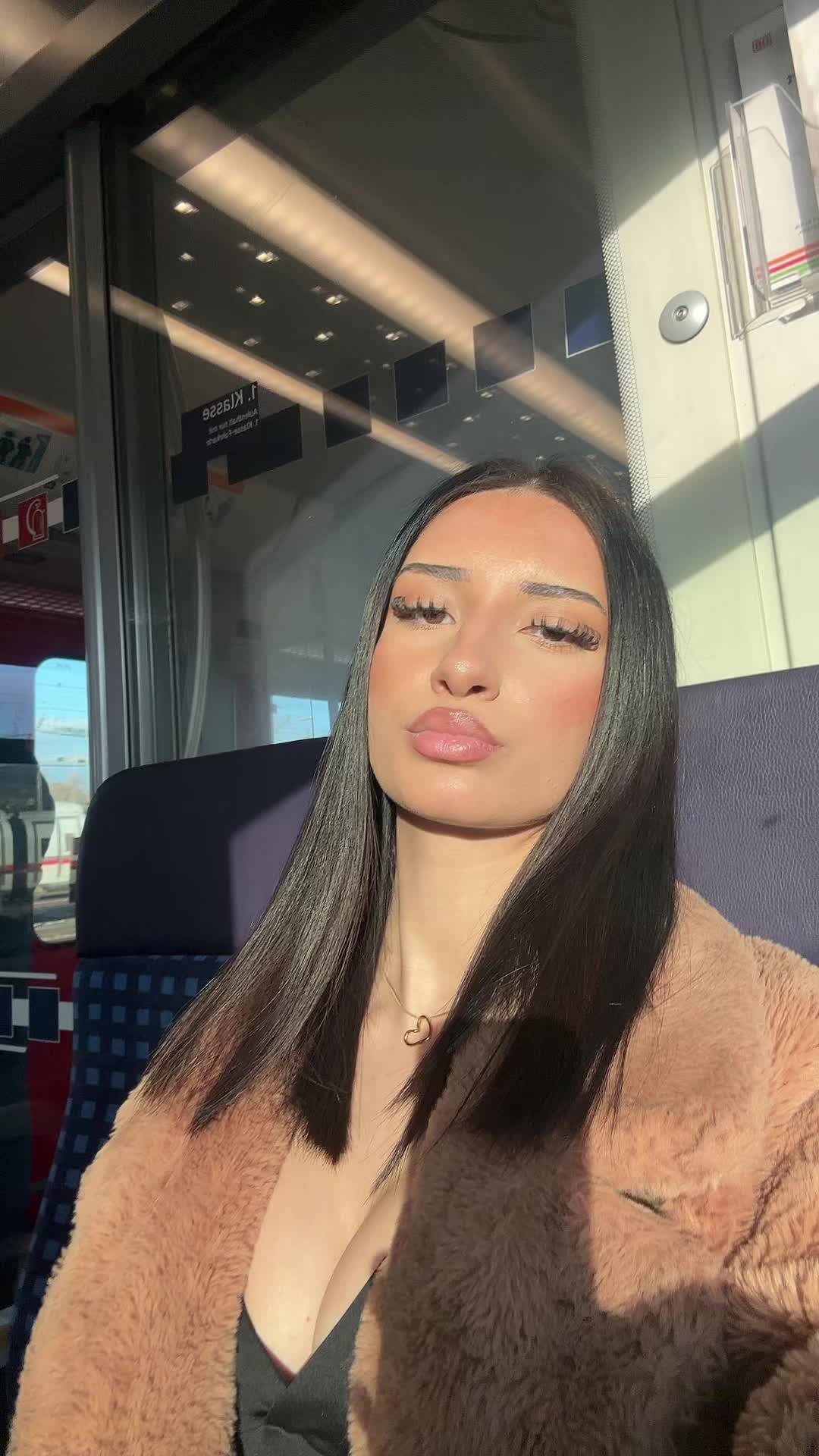 @𝔇