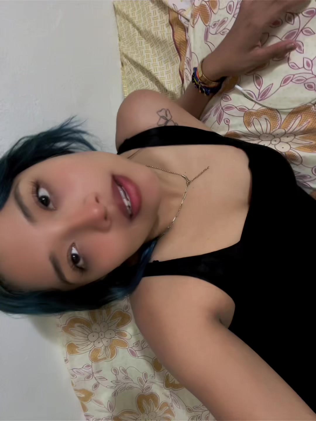 @Chiris:)
