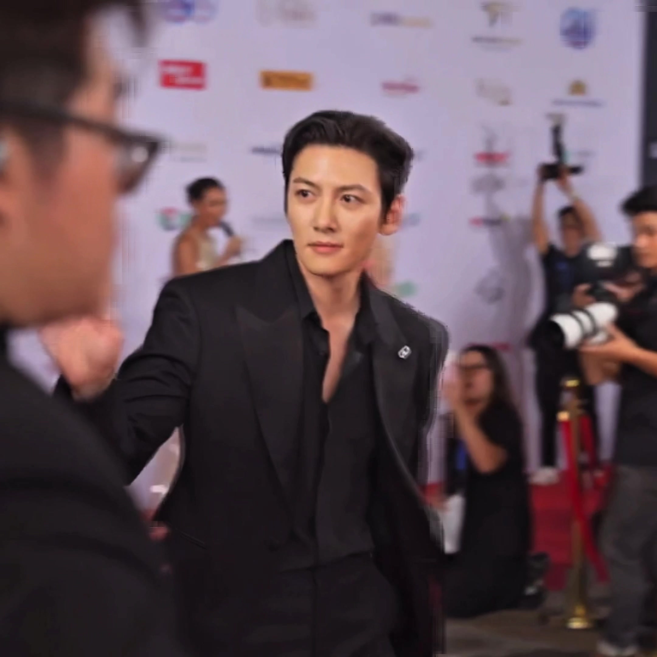 @Kh&ocirc;ng c&oacute; g&igrave; ngo&agrave;i PHIM