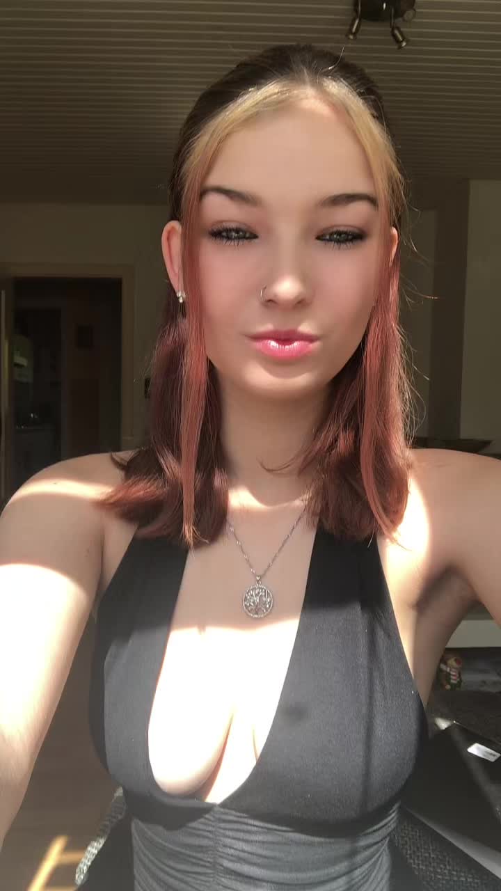 @𝑆𝐴𝑀𝐴𝑁𝑇𝐻𝐴♡