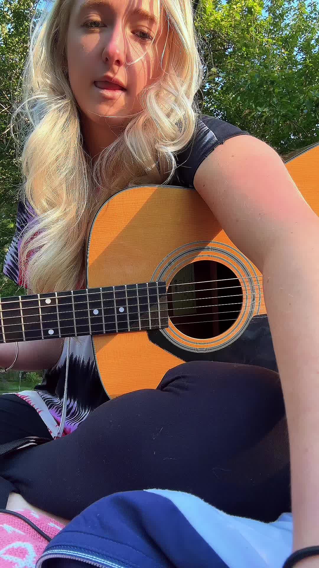 @Ellsbells