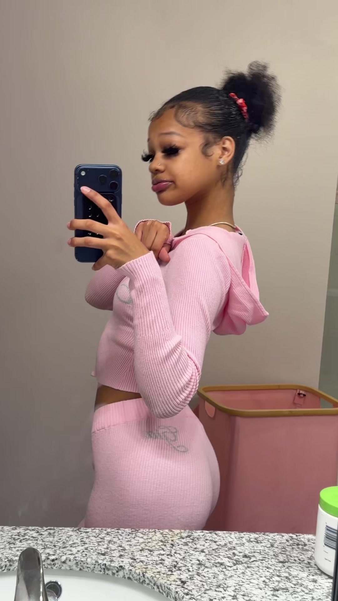 @Farahheartss