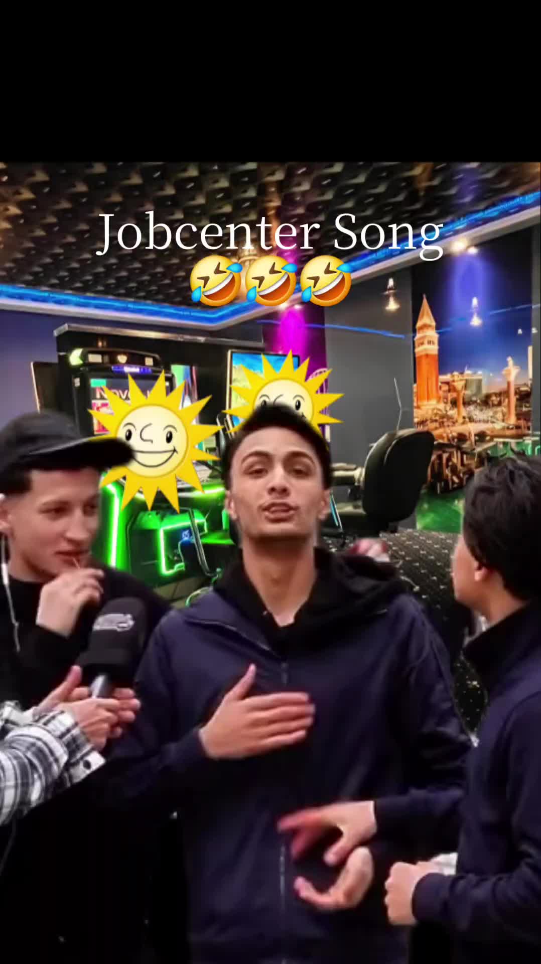 @￼