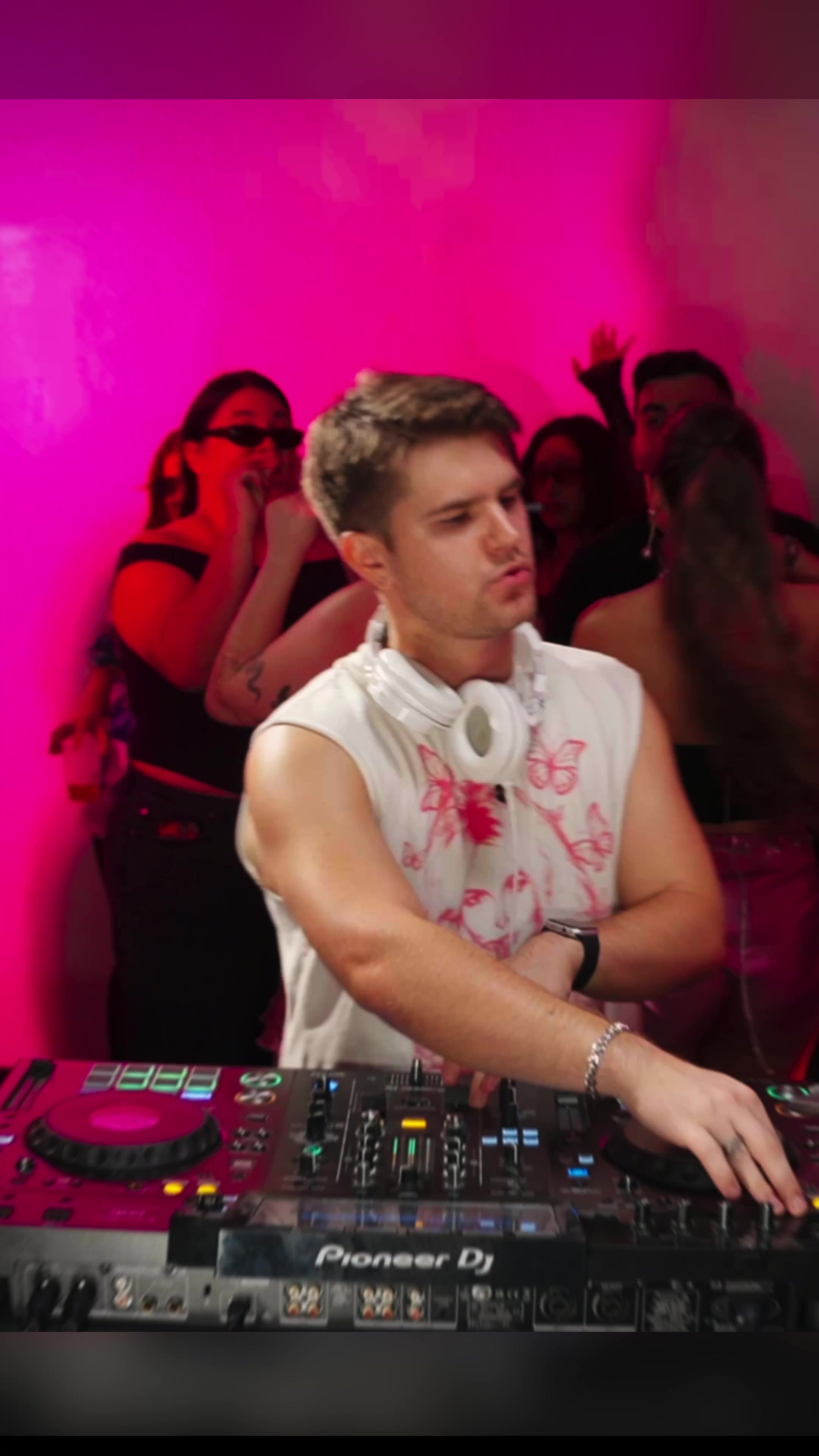 @Adamusic