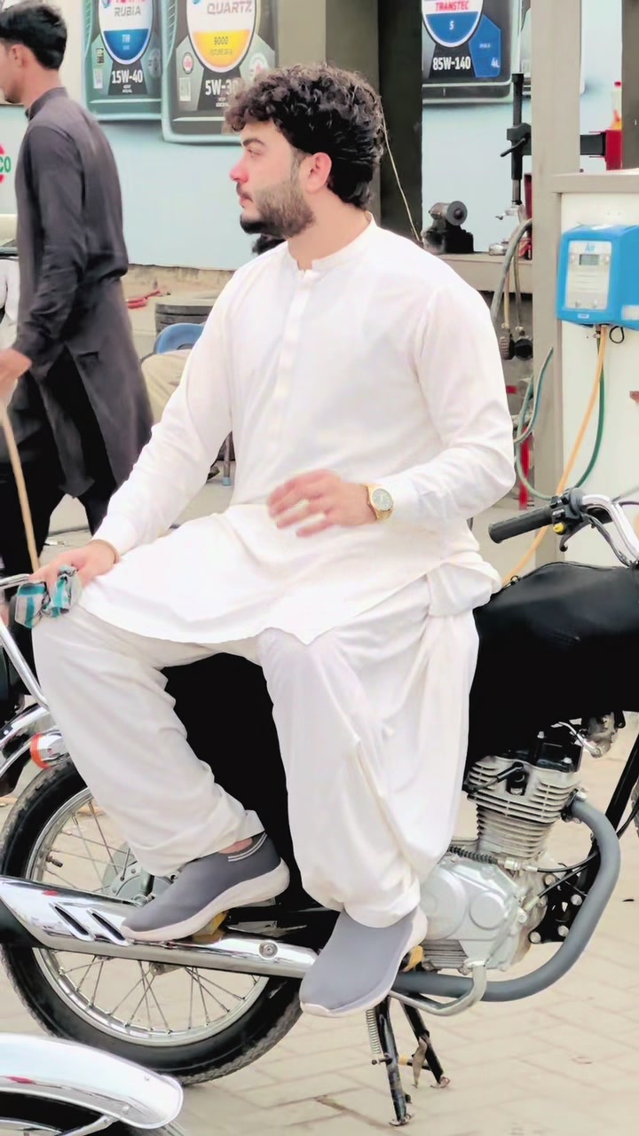 @انس خان