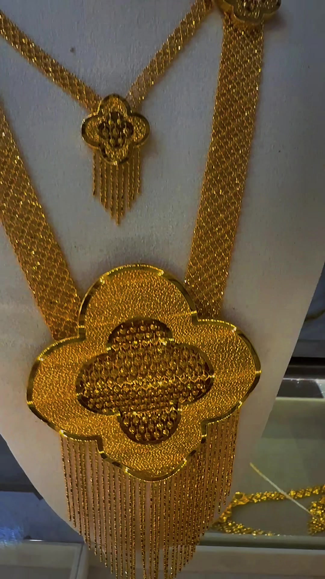 @Radmohn jewelers طلا فروشی