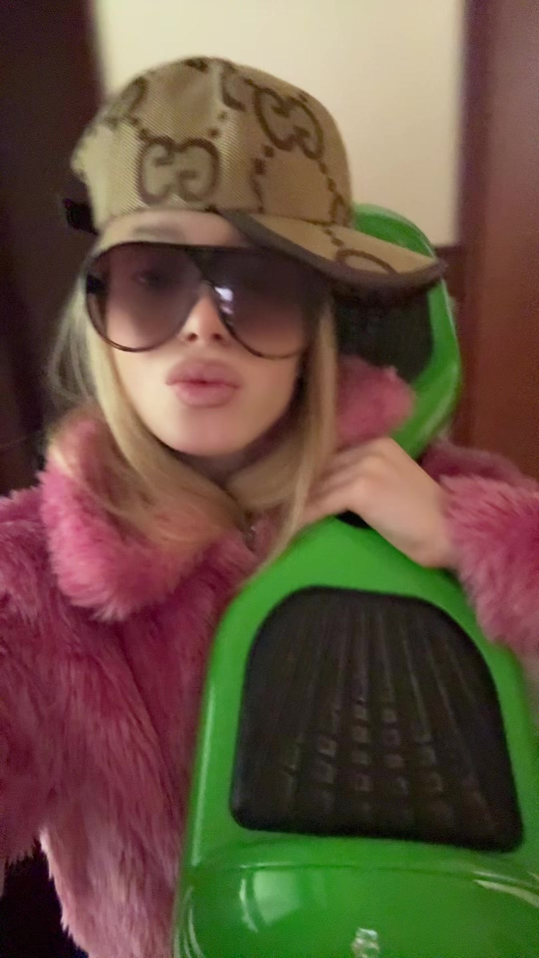 @lizzitak