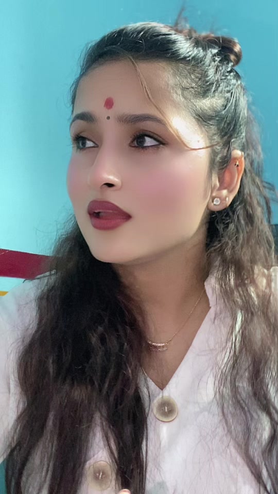 @Binita_poudel🦋officials🧿🧿🫶