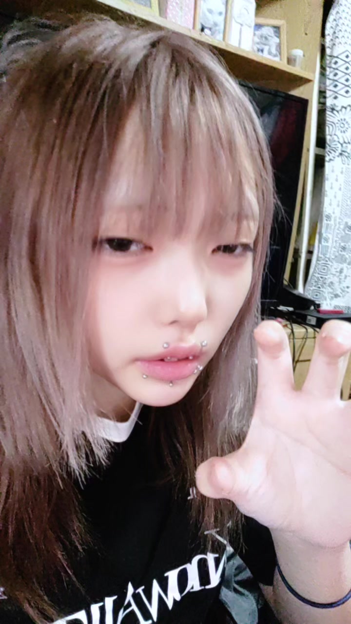 @みゅ ︎︎です . 🗑