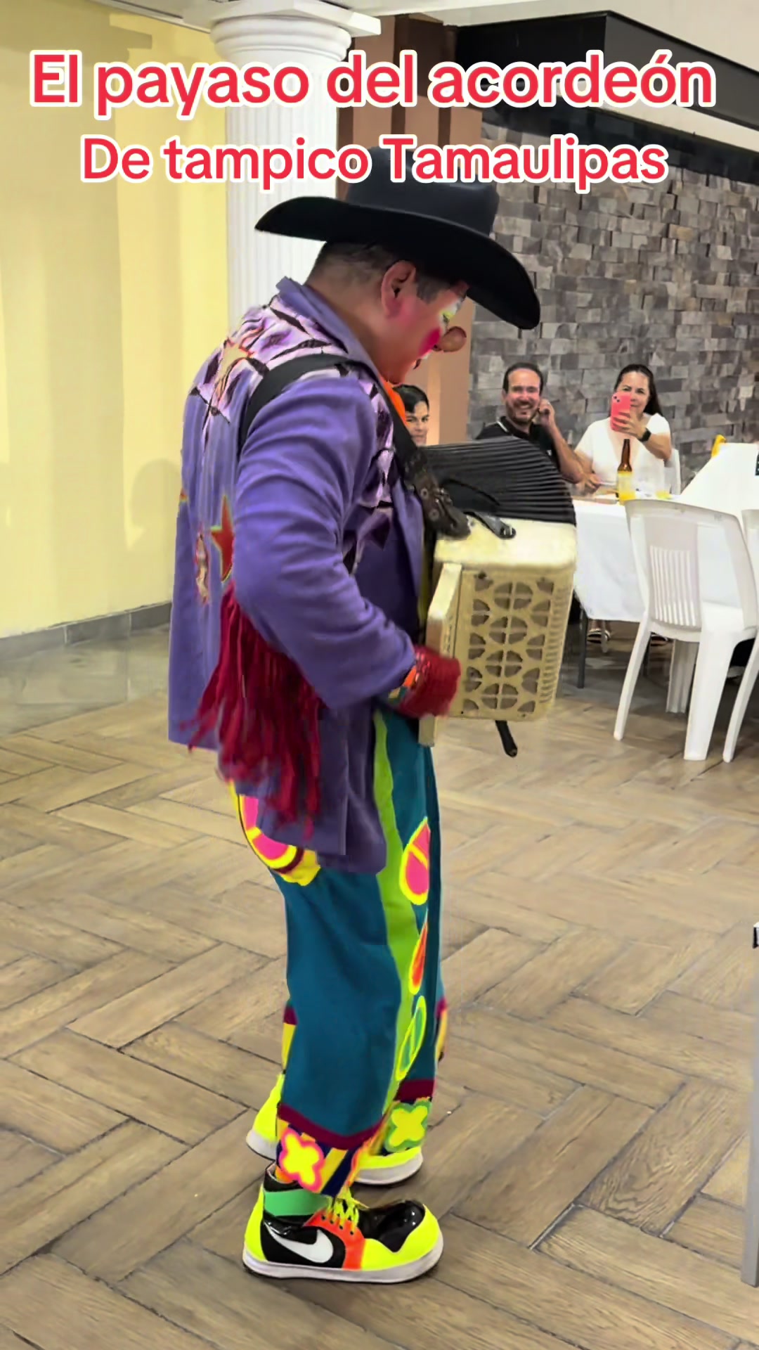 @PAYASO CHARLY BOY