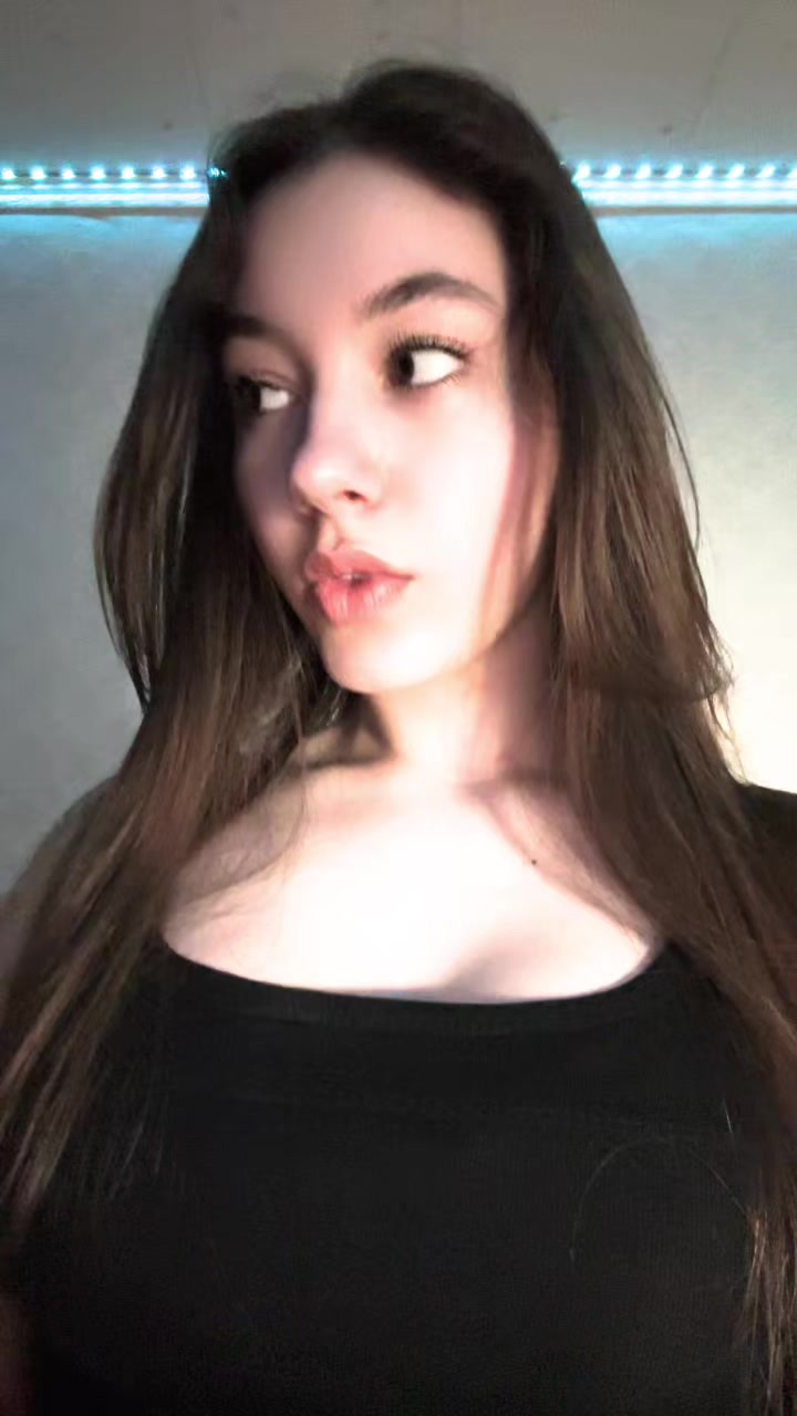 @🫦