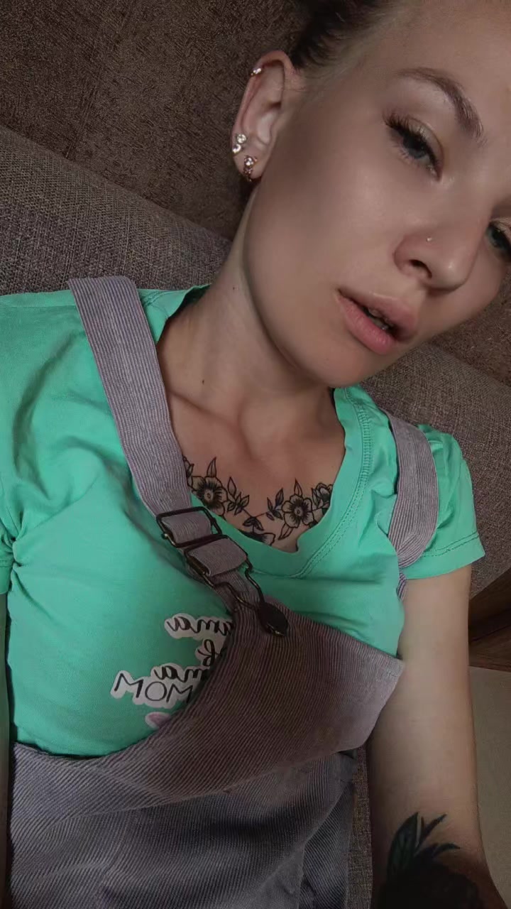 @Анюта😘